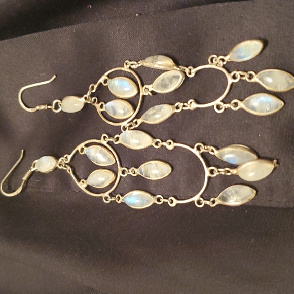 Earrings - Picture 1 of 4